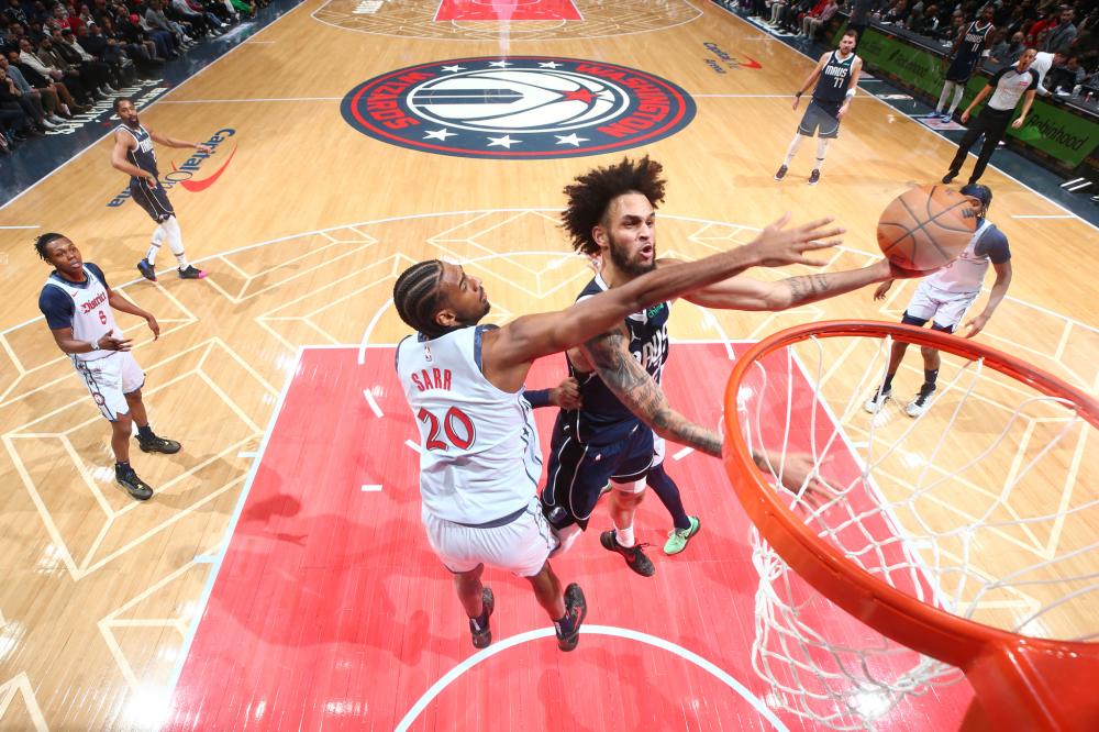 促使他考虑 促使他考虑