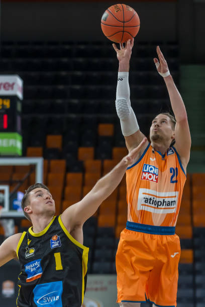 布与搜索引 布与搜索引